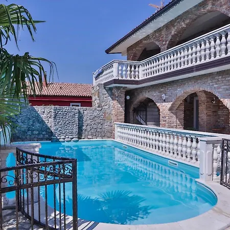 Casa Oasa Boutique Gourmet Pizza Pool Near Koper ベッド・アンド・ブレックファスト マレズィーシュ