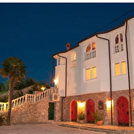 Casa Oasa Boutique Gourmet Pizza Pool Near Koper ベッド・アンド・ブレックファスト 4*