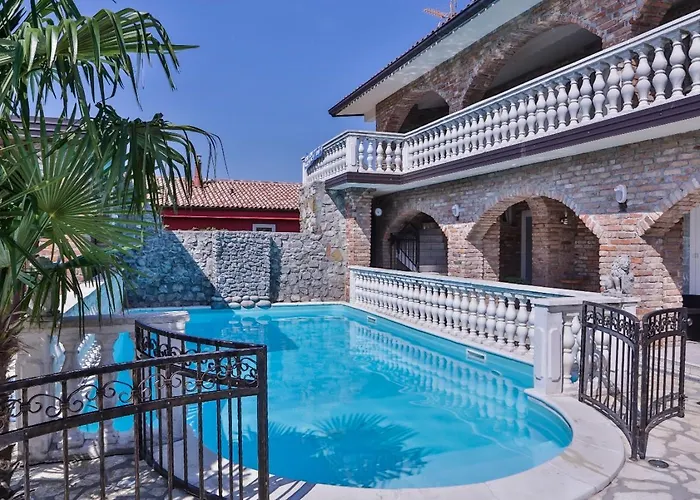 Casa Oasa Boutique Gourmet Pizza Pool Near Koper Bed & Breakfast Marezige